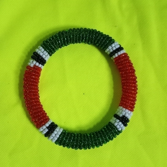 Green red white black Zulu love Bracelet tribal Bangle seed beads 📿 - Picture 1 of 2